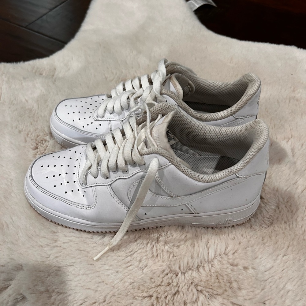 Nike Air max white leather shoes size 7.5 men